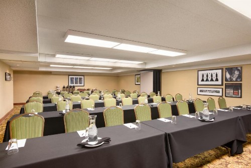 Country Inn & Suites by Radisson Lincoln Airport NE - image 23