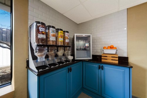 Country Inn & Suites by Radisson Lincoln Airport NE - image 30