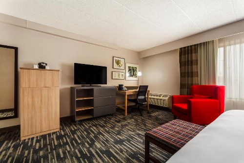 Country Inn & Suites by Radisson Lincoln Airport NE - image 39