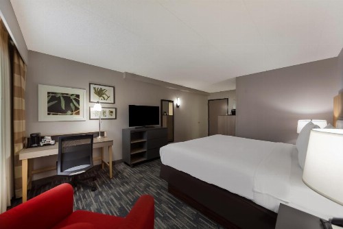 Country Inn & Suites by Radisson Lincoln Airport NE - image 46