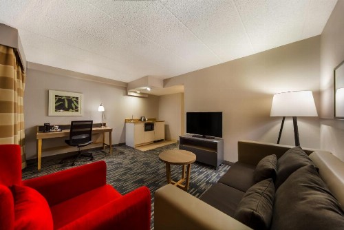 Country Inn & Suites by Radisson Lincoln Airport NE - image 7