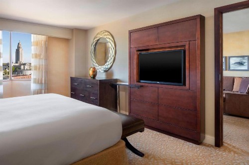 The Lincoln Marriott Cornhusker Hotel - image 26