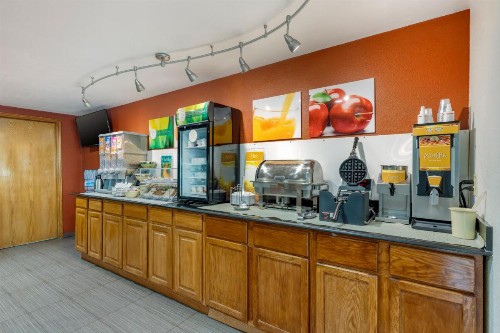 Quality Inn and Suites Lincoln - image 10