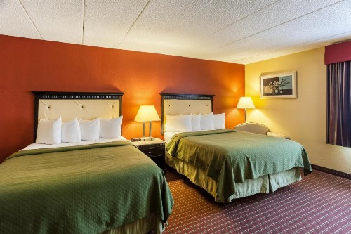 Quality Inn and Suites Lincoln - image 16