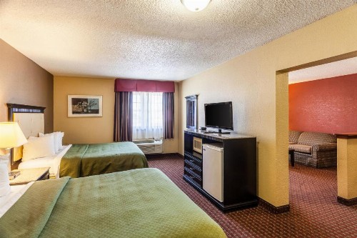 Quality Inn and Suites Lincoln - image 21