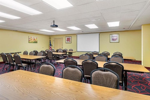 Quality Inn and Suites Lincoln - image 23
