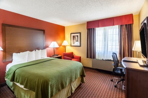 Quality Inn and Suites Lincoln - image 36