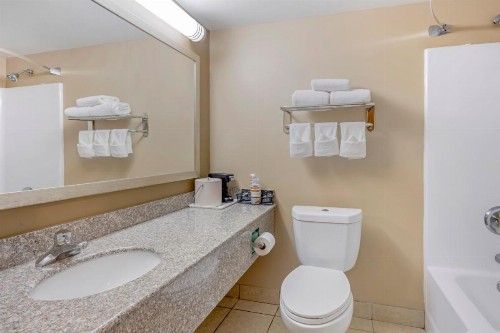 Quality Inn and Suites Lincoln - image 37