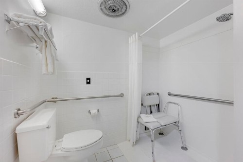 Quality Inn and Suites Lincoln - image 44
