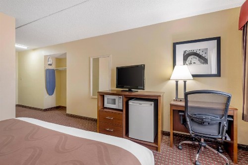 Quality Inn and Suites Lincoln - image 8