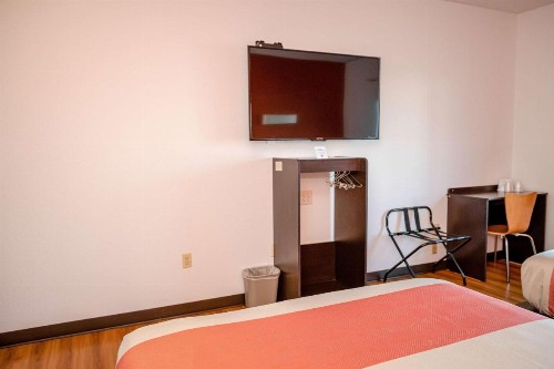 Motel 6-Lincoln NE - image 8