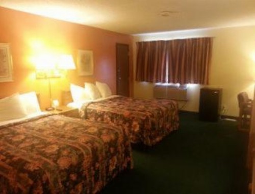 Sunset Inn & Suites - image 8