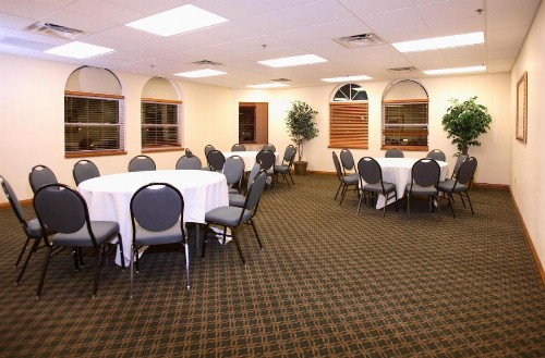 Country Inn & Suites by Radisson Lincoln North Hotel and Conference Center NE - image 14