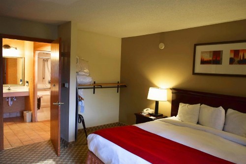 Country Inn & Suites by Radisson Lincoln North Hotel and Conference Center NE - image 2