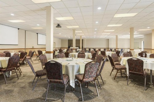Country Inn & Suites by Radisson Lincoln North Hotel and Conference Center NE - image 22