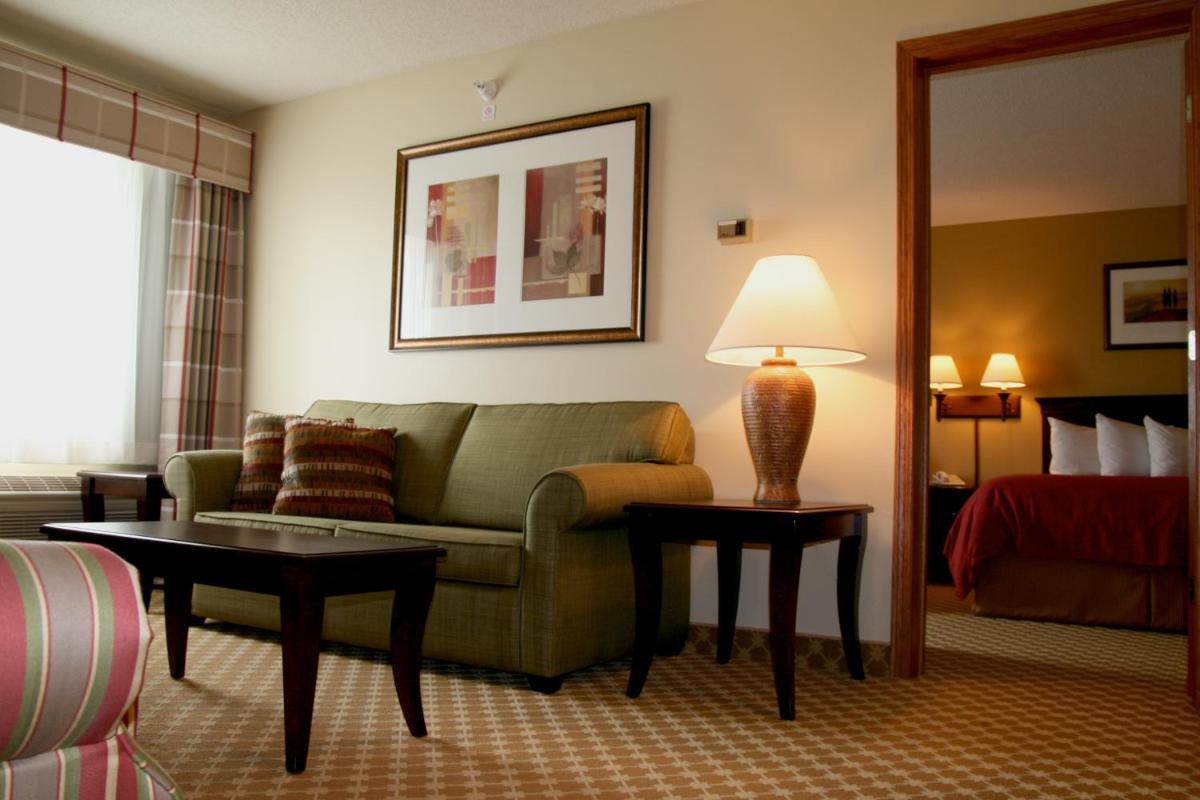 Country Inn & Suites by Radisson Lincoln North Hotel and Conference Center NE - image 3