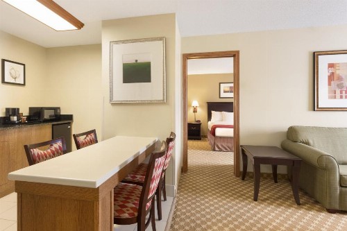 Country Inn & Suites by Radisson Lincoln North Hotel and Conference Center NE - image 32