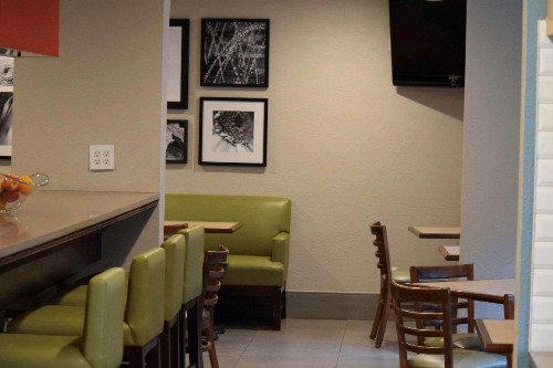 Country Inn & Suites by Radisson Lincoln North Hotel and Conference Center NE - image 4