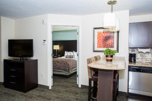 Staybridge Suites Lincoln North East an IHG Hotel - image 10