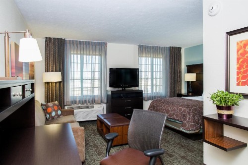 Staybridge Suites Lincoln North East an IHG Hotel - image 3