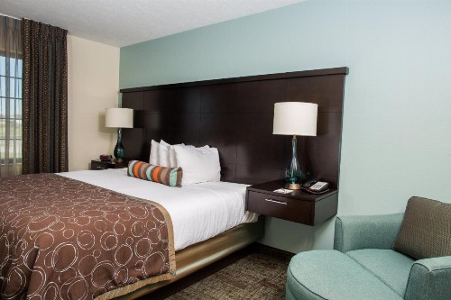 Staybridge Suites Lincoln North East an IHG Hotel - image 8