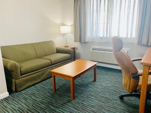 Countryside Suites Lincoln I-80 - image 16