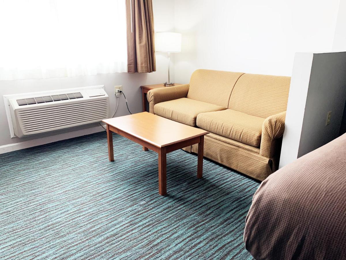 Countryside Suites Lincoln I-80 - image 3