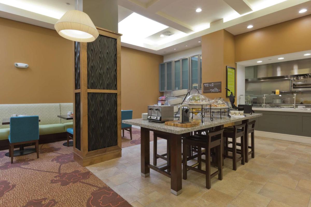 Hilton Garden Inn Lincoln Downtown/Haymarket - image 7