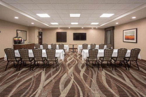 Best Western Plus Lincoln Inn & Suites - image 12