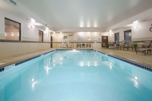 Best Western Plus Lincoln Inn & Suites - image 4