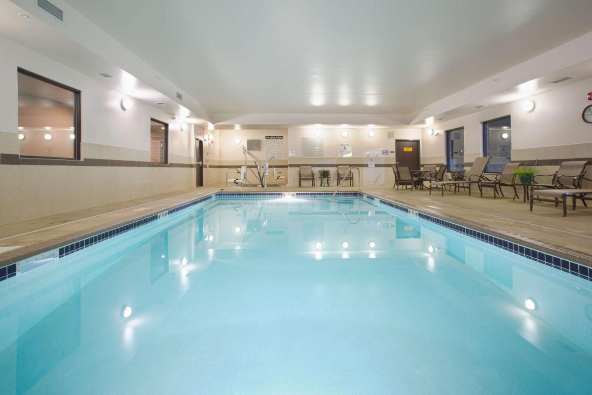 Best Western Plus Lincoln Inn & Suites - image 4