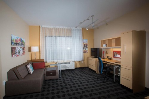 TownePlace Suites by Marriott Lincoln North - image 12