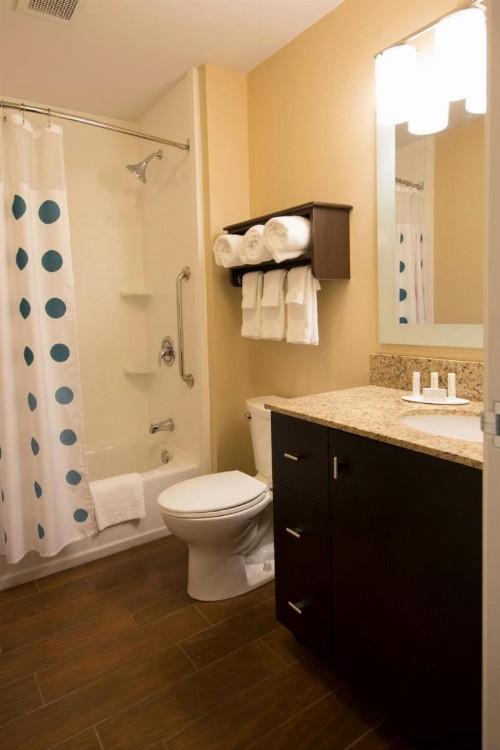 TownePlace Suites by Marriott Lincoln North - image 14