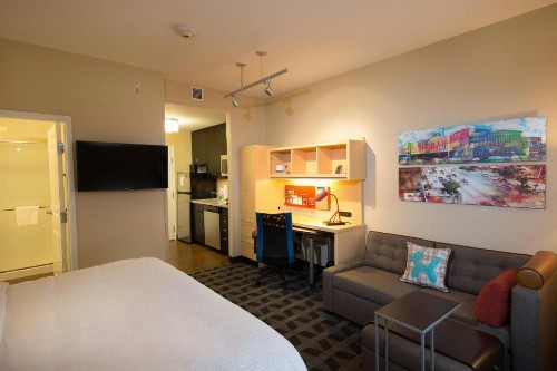 TownePlace Suites by Marriott Lincoln North - image 18