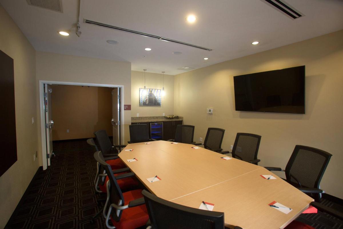 TownePlace Suites by Marriott Lincoln North - image 4