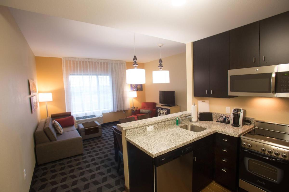 TownePlace Suites by Marriott Lincoln North - image 5