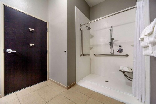 MainStay Suites Lincoln University Area - image 13