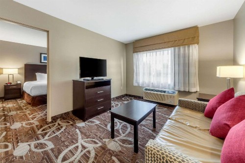 MainStay Suites Lincoln University Area - image 16