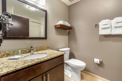 MainStay Suites Lincoln University Area - image 18