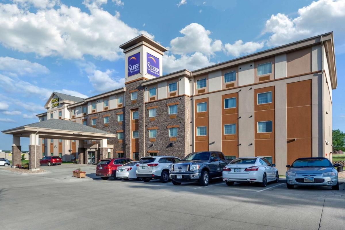 MainStay Suites Lincoln University Area - image 3