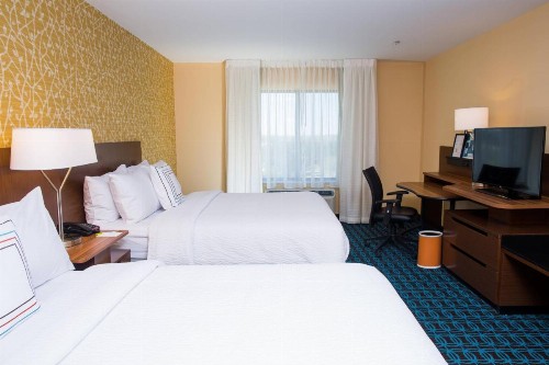 Fairfield Inn & Suites by Marriott Lincoln Southeast - image 5