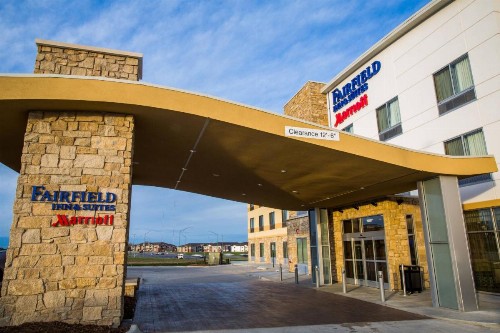 Fairfield Inn & Suites by Marriott Lincoln Southeast - image 6
