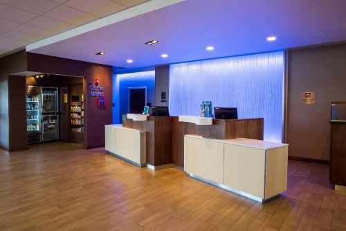 Fairfield Inn & Suites by Marriott Lincoln Southeast - image 7