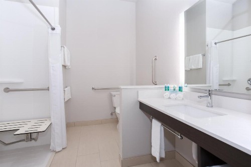 Holiday Inn Express & Suites Lincoln I - 80 an IHG Hotel - image 35