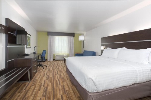 Holiday Inn Express & Suites Lincoln I - 80 an IHG Hotel - image 41