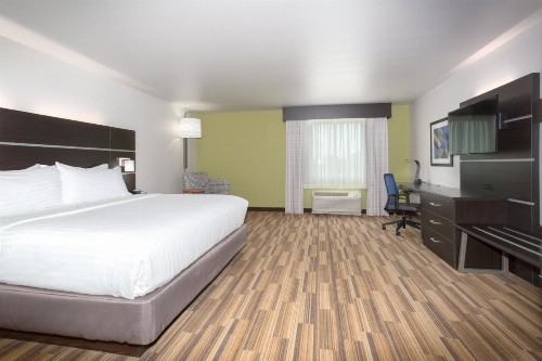 Holiday Inn Express & Suites Lincoln I - 80 an IHG Hotel - image 42