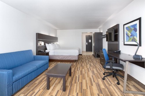 Holiday Inn Express & Suites Lincoln I - 80 an IHG Hotel - image 43