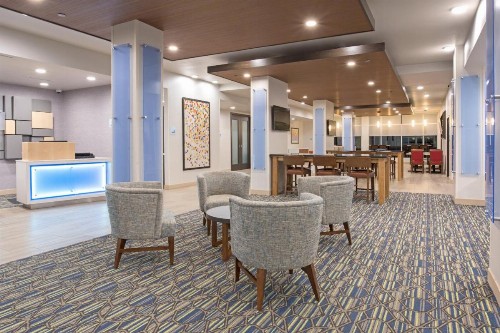 Holiday Inn Express & Suites Lincoln I - 80 an IHG Hotel - image 5