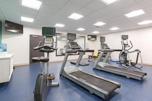 Holiday Inn Express & Suites Lincoln I - 80 an IHG Hotel - image 7