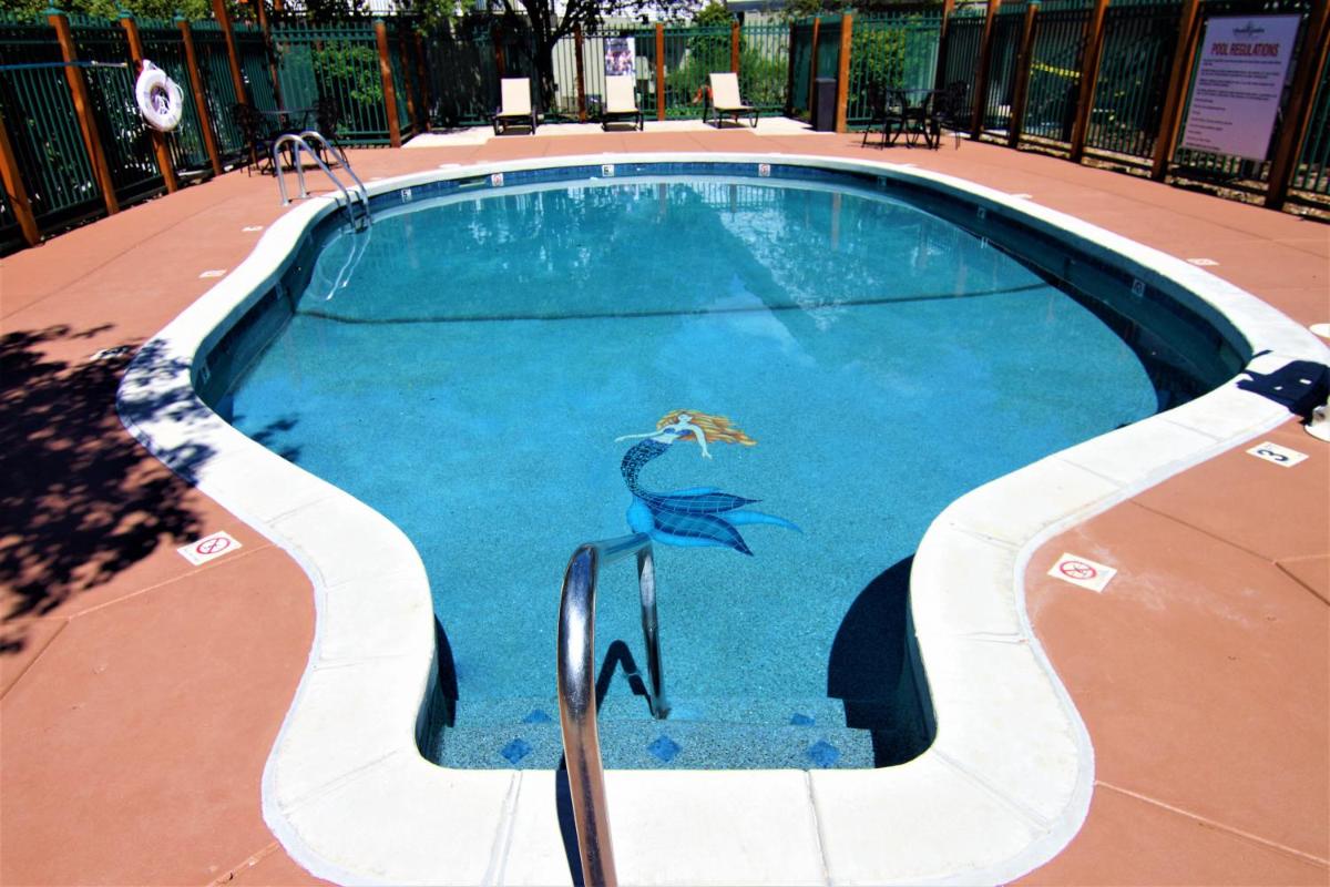 Annabelle Gardens - image 2